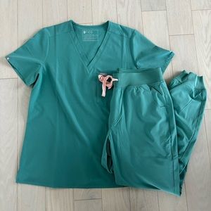 FIGS Eucalyptus FREEx Catarina + High-waisted Zamora Scrub Set